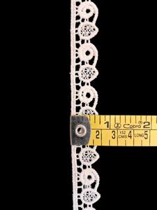 Saree Dupatta blanc en dentelle, motif géométrique, bordure en polyester, respirant, séchage rapide, écologique, très demandé - Product Image 2