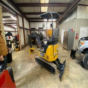 Mini-excavatrice sur chenilles 17G de qualité supérieure pour John, conçue pour une utilisation technique, fonctionnement fluide, puissance hydraulique forte, 0,09 m - Product Image 2