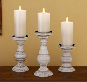 Ensemble de 3 bougeoirs décoratifs en bois de manguier tourné, couleur crème, pour décoration de table à prix avantageux - Product Image 1