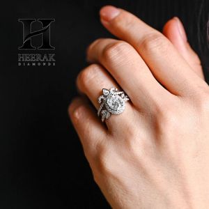 Anillo de compromiso vintage con halo de diamantes ovalados cultivados en laboratorio, diseño floral de hojas, con pavé y banda a juego en forma de pera, conjunto nupcial apilable. - Product Image 4