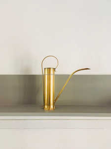 Regadera Vintage de Latón de Primera Calidad con Acabado Dorado, Perfecta para Regar Flores y Macetas - Product Image 2