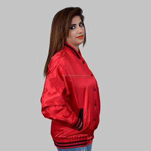 Chaqueta de satén personalizada con tarifa de fábrica, chaqueta universitaria deportiva con tiras de colores, chaqueta bordada con letras de tela satinada para hombre - Product Image 3
