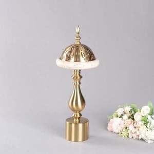 Quemador de incienso de latón martillado de lujo, Mabkhara árabe, quemador de Oud, soporte de incienso de metal, decoración para el hogar de estilo medioriental - Product Image 1