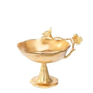 Bol à piédestal en aluminium fabriqué à la main indien avec branche florale finie en or utilisé pour la décoration de Table de fête de mariage - Product Image 1