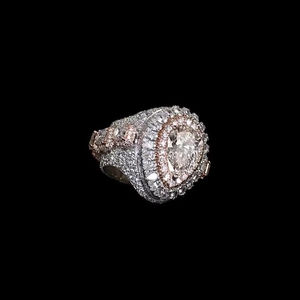 Anillo de hombre de plata de ley 925 con pavé de moissanita, chapado en rodio, diseño geométrico ancho, estilo eternidad, para boda, hip hop o aniversario - Product Image 1