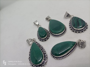 Pendentif en malachite naturelle en argent allemand fait main, collier avec pierre précieuse verte, bijou de guérison en cristal, cadeau - Product Image 4