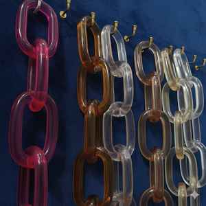 Cadenas de resina personalizables de gran tamaño y colores claros, disponibles en varios colores. - Product Image 4