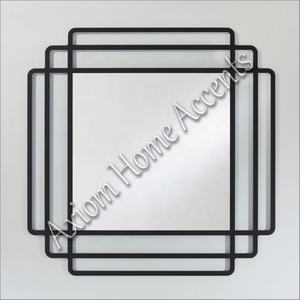 Axiom Home Accents Miroir mural en métal rustique en fer de style design moderne vieilli pour intérieurs de ferme ou vintage - Product Image 1