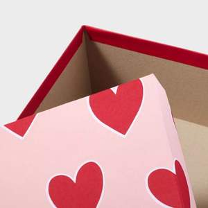 Cajas de Regalo Plegables de Cartón Corrugado con Lámina Dorada Personalizadas, Cajas de Embalaje Laminadas Brillantes y Grabadas en Relieve de Lujo por Boxit.pk - Product Image 6