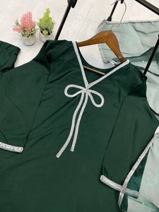 Salwar Kameez Farsi Exclusif de Créateur Moderne avec un Haut Orné de Quatre Belles Perles, en Crêpe et Organza à Séchage Rapide - Product Image 3