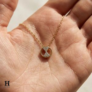 Collier en or 14 carats avec pendentif cercle géométrique moderne en diamant, bijoux fins minimalistes - Product Image 5