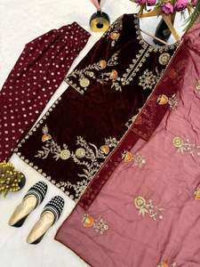 Lancement d'un nouveau look de soirée vintage de créateur : haut, salwar et dupatta en velours, ensemble entièrement cousu, toutes saisons. - Product Image 2