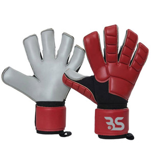 Gants de gardien de but professionnels conçus pour une adhérence forte, un confort optimal et une protection durable pour les matchs. - Product Image 1