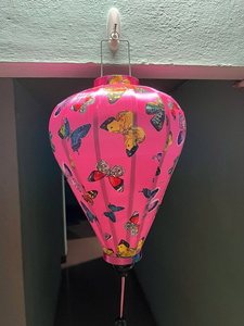 Fournisseur de lanternes en soie vietnamienne faites à la main, lanternes en soie de qualité supérieure en gros pour la décoration de restaurants, hôtels, mariages et fêtes - Product Image 5