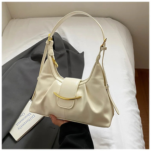 Sac à bandoulière hobo en cuir véritable marron pour femme, fermeture à rabat classique, décorations métalliques, sac à main pour usage quotidien - Product Image 2
