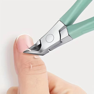 Tijeras de Manicura Profesionales de Acero Inoxidable de Marca Privada, Coloridas, Antideslizantes, para Eliminar Cutículas y Piel Muerta, Cortaúñas - Product Image 2