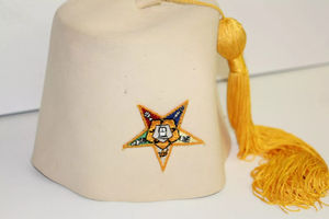 Chapeau Fez Blanc Vintage OES Eastern Star Style Shriner avec Pompon Jaune, Chapeau Maçonnique de Haute Qualité, Personnalisé, Meilleure Vente - Product Image 2