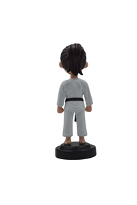 Figurine Bobblehead Éco-responsable Fille Artiste Martial de Noël - Décoration Dynamique pour Tableau de Bord de Voiture et Bureau - Product Image 3