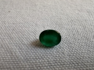 Émeraude naturelle zambienne taille ovale |   Couleur vert intense |   Pierre précieuse en vrac de qualité supérieure pour la joaillerie fine et l'investissement - Product Image 2