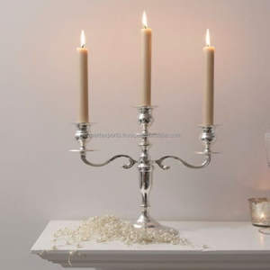 Candelabro de Metal Artístico, Portavelas Navideño Hecho a Mano, Diseño Moderno y Único, Decoración para el Hogar, Centro de Mesa para Comedor y Sala de Estar - Product Image 1