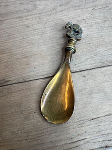 Luxury Vintage Brass Shoehorn with Decorative Horse Handle Metal Shoe Horn for Home Hotel Gift Collection - Product Image 2