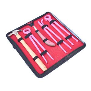 Kit de Herramientas para Herrador Equino con Cuchillo para Recortar Pezuñas, Cortaúñas Rosado, Herramienta para Remover Herraduras, Martillo de Herrador y Herraduras - Product Image 1