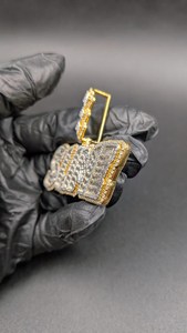 Pendentif unisexe de luxe en argent sterling 925, serti de moissanite taille baguette, avec lettre incrustée - Product Image 3