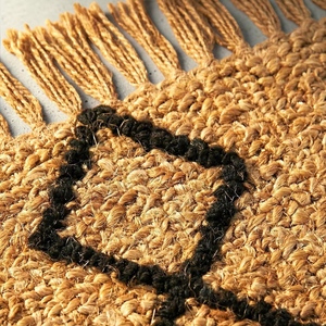 Alfombra de Yute Hecha a Mano con Patrón Geométrico de Diamantes Negros, Alfombra de Fibra Natural Estilo Boho, Alfombra Rústica para Sala de Estar - Product Image 4