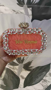 กระเป๋าคลัทช์เรซิ่นสีดำและสีงาช้างมุก ดีไซน์เฉพาะตัว ทำมือ แฟชั่น ทันสมัย ลายเรขาคณิต โดย มัลติคราฟท์ - Product Image 4