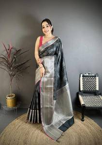 Sari de Seda Banarasi de Lujo con Bordado de Zari Plateado, Traje Tradicional Indio para Bodas - Product Image 4