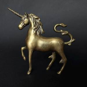 Figurine licorne en laiton, objet décoratif artistique de luxe pour salon et comptoir d'accueil - Product Image 1