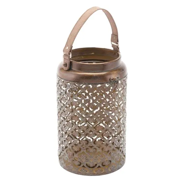 Más vendido Metal cobre corazón diseño grabado colgante linterna debajo de la vela con cinturón mango cobre antiguo para decoración del hogar