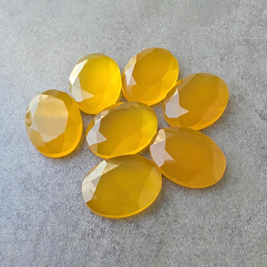 Piedra Preciosa Calibrada de Calcedonia Amarilla Natural AAA+ con Corte de Tableta Ovalado y Parte Posterior Plana de Rajasthan para Joyería - Product Image 1