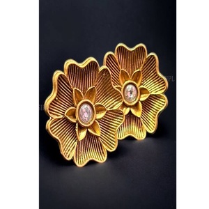 Pendientes de Flor Chapados en Oro de Calidad Premium Radiante con Engaste de Bisel de Cristal de Imitación, Joyería Vintage de Aleación para Mujer - Product Image 1