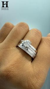 Anillo de compromiso solitario de lujo con diamante cultivado en laboratorio de corte redondo y anillo de boda a juego, venta al por mayor - Product Image 2