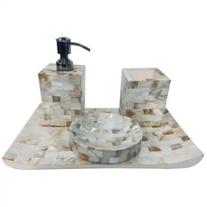 Elegante juego de baño de concha natural, dispensador de jabón rectangular de tres piezas, soporte para cepillos de dientes, bandeja de almacenamiento, fácil de limpiar - Product Image 1
