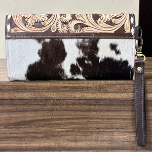 Nouvelle Pochette Élégante Faite Main en Cuir de Vachette avec Motif Floral Gravé et Portefeuille à Cartes de Jeu pour Femme - Product Image 5