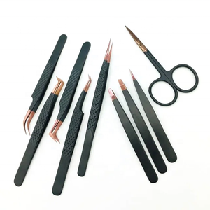 Vente en gros de pinces à épiler pour sourcils DANTRIC IMPLANTS T-028 en acier inoxydable avec pointe en fibre, 45/90 degrés, haute qualité, durables, précision moderne - Product Image 1
