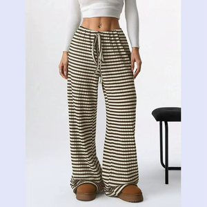 Pantalon de pyjama décontracté ample à cordon de serrage en coton (65%) et polyester (35%) pour femme, coupe large, uni ou rayé, collection 2024 - Product Image 4