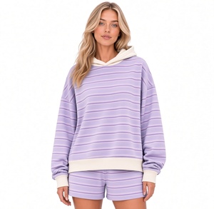 Conjunto de Sudadera con Capucha y Pantalones Cortos a Rayas para Mujer, Sudadera Extra Grande con Hombros Caídos, Ropa de Alta Calidad - Product Image 2