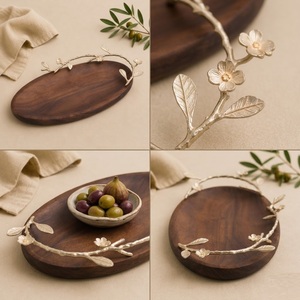Plateau de service ovale en bois fait main avec poignée en métal à motif de feuille unique, plateau en bois d'acacia écologique pour le thé et le café - Product Image 5