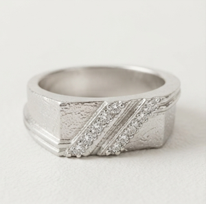 ANILLO DE LÍNEA TEXTURIZADA DIVYORO - Product Image 2