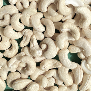 Prix d'usine avantageux : Noix de cajou brutes de qualité W180 de la marque SANTIGO en vrac du Vietnam, sans taxes - Product Image 1