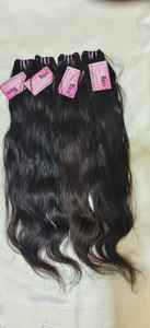 Cabello Humano Indio Virgen en Trama, 28 Pulgadas, Textura Ondulada Natural, Grado Remy, Cutícula Alineada en la Misma Dirección, 100 Gramos por Paquete - Product Image 3