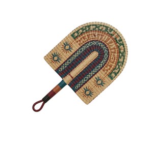 Éventail unique en jonc de mer tressé, avec des accents vert foncé rouille et bleu marine effet soleil, outil de rafraîchissement artisanal pour les coiffures estivales - Product Image 2