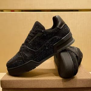 รองเท้าผ้าใบแฟชั่นหรูหรา ระบายอากาศได้ดี น้ำหนักเบา พื้นหนา ประดับเพชรระยิบระยับ เหมาะสำหรับเล่นสเก็ตบอร์ดและใส่ลำลอง - Product Image 1