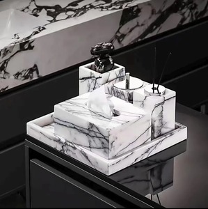 Ensemble d'accessoires de salle de bain écologiques en résine faits à la main, quatre pièces, distributeur de savon - Product Image 3