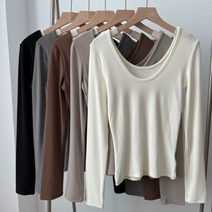 เสื้อยืดผู้หญิงแขนยาวคอวีเปลือยหลังเสื้อถักด้านในสีพื้น - Product Image 1