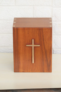 Urne en croix humaine en bois faite à la main pour cendres Urnes de crémation en bois pour cendres adultes - Product Image 2