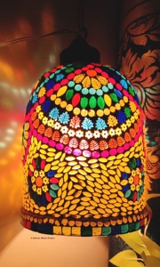 Lanterne en métal marocain, verre et mosaïque, finition antique, délicats métaux, lampe artisanale portable, décoration de Noël pour la maison, DMO-005 Uttar - Product Image 3